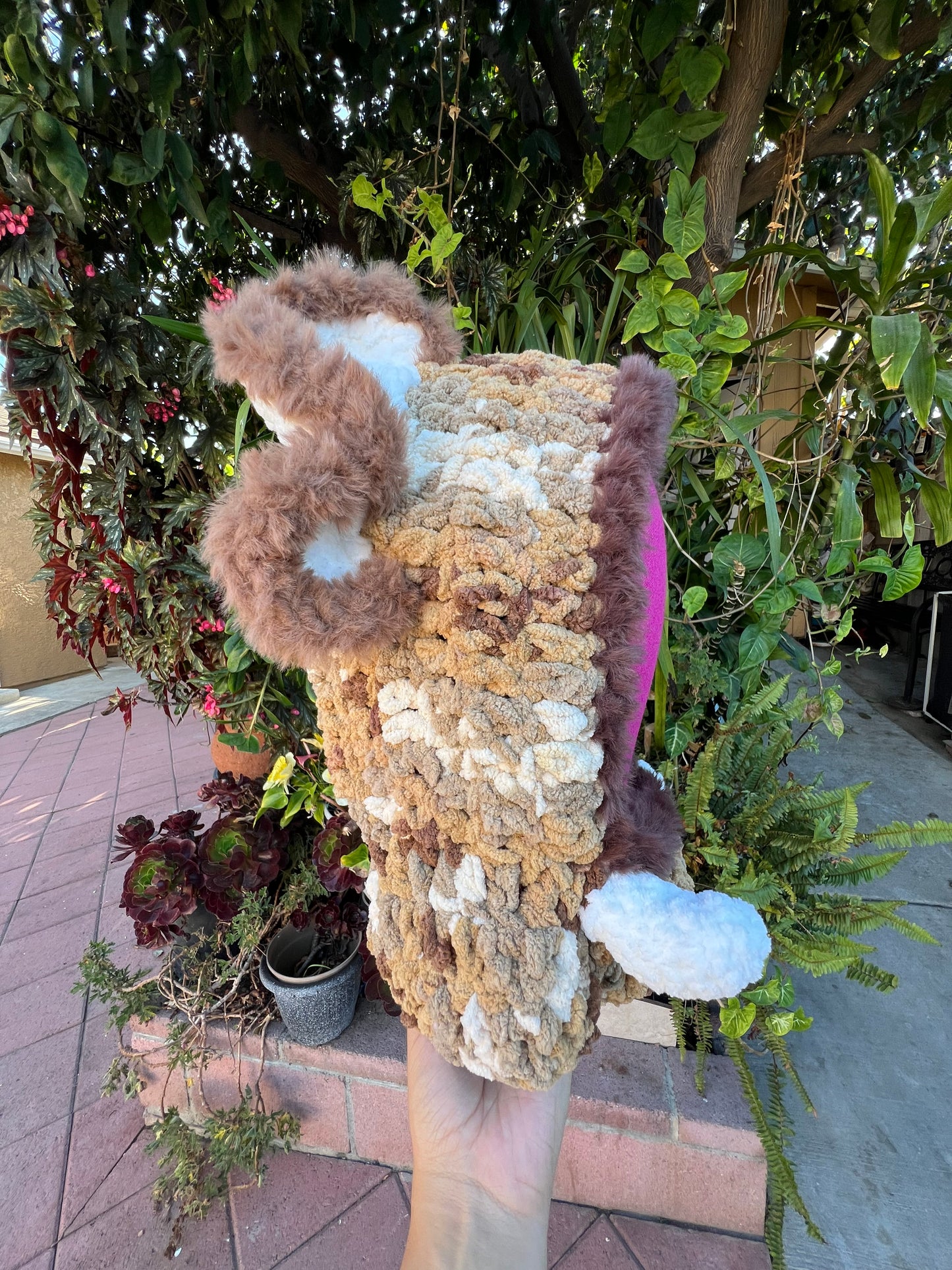 🦣 light brown ears